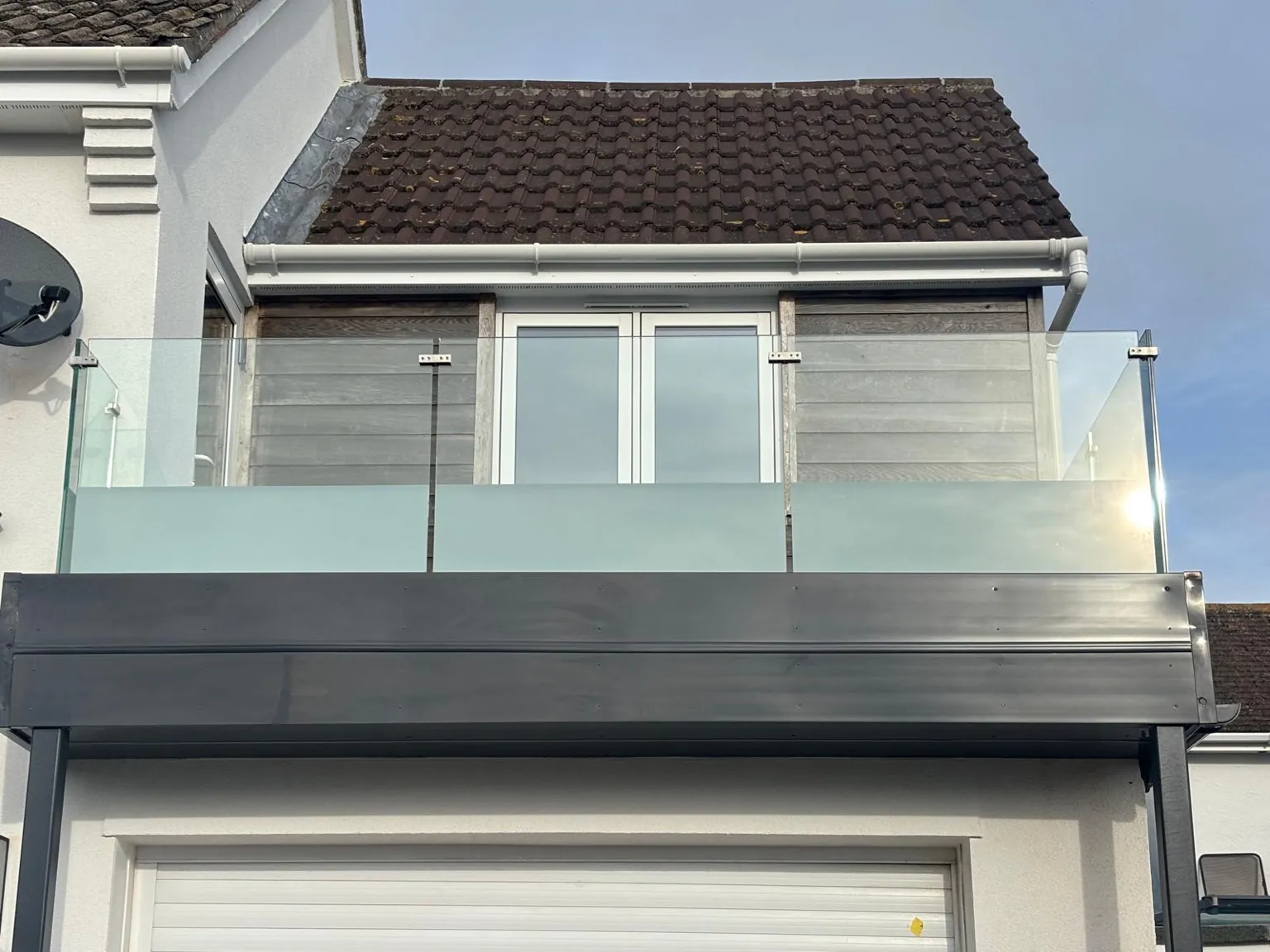 Stainless steel and glass handrail detail in Torquay
