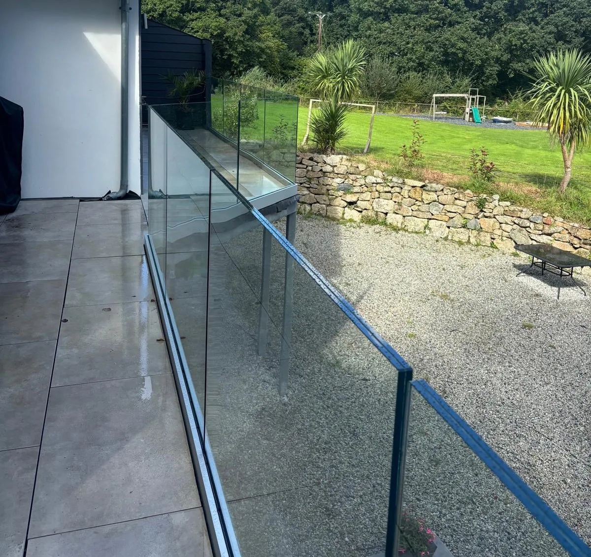 Frameless glass balustrade with a sea view in Exeter
