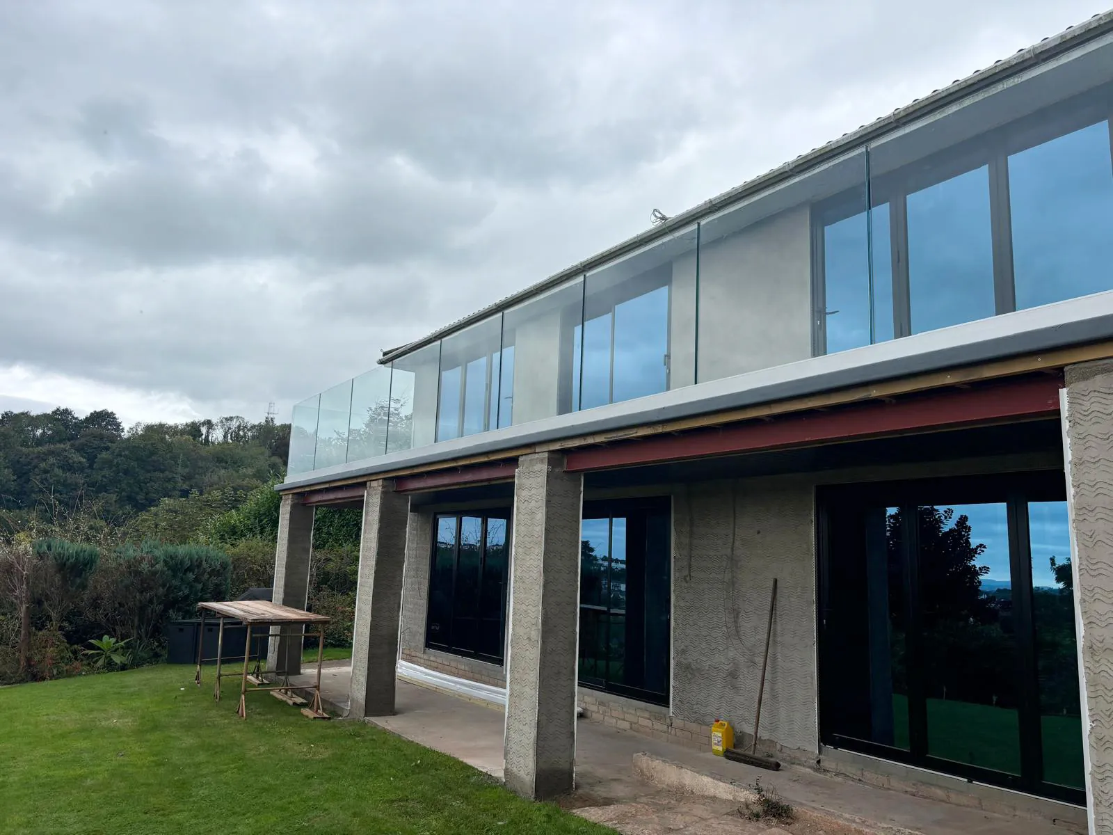 Decking and balustrade detail for a Torquay garden